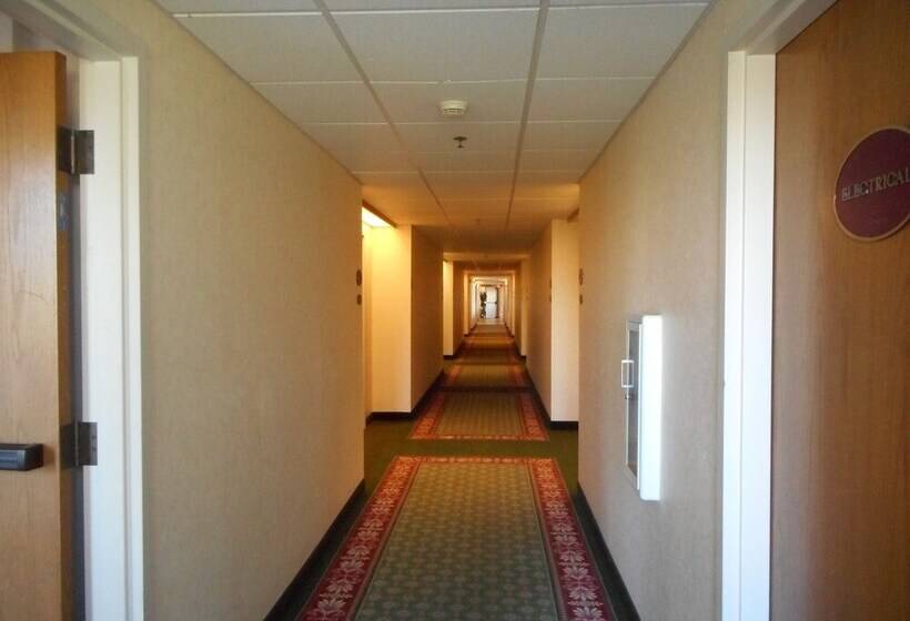 호텔 Pleasant Stay Inn & Suites