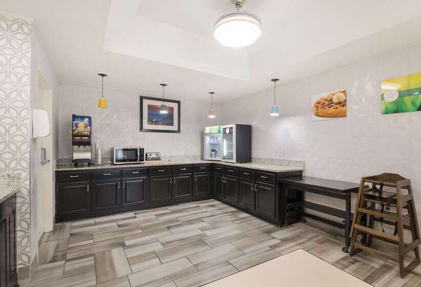 هتل Quality Inn Alcoa Knoxville