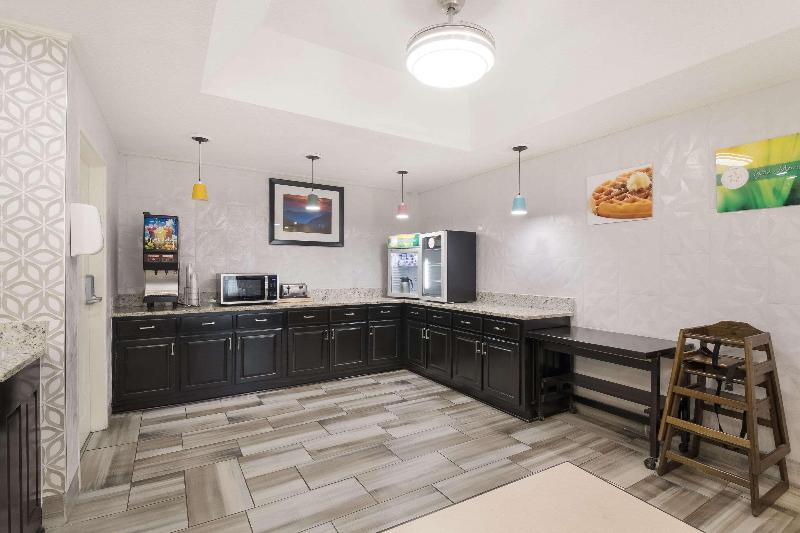 هتل Quality Inn Alcoa Knoxville