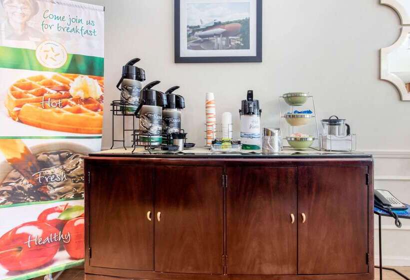 فندق Quality Inn Arab Hwy 231