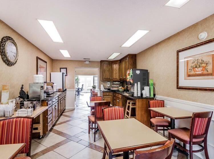 فندق Quality Inn Arab Hwy 231