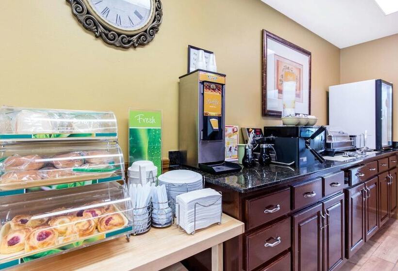 فندق Quality Inn Arab Hwy 231