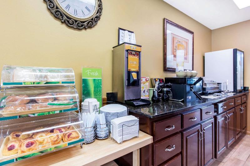 فندق Quality Inn Arab Hwy 231