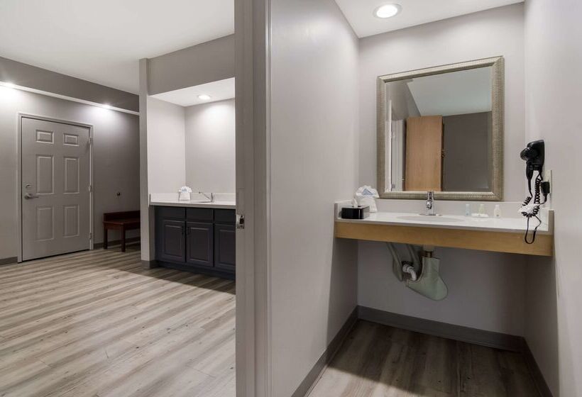 Отель Quality Inn Goldsboro