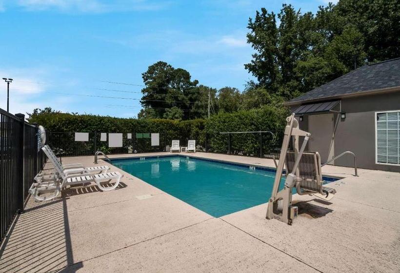 Отель Quality Inn Goldsboro