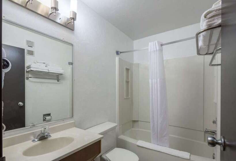 فندق Quality Inn