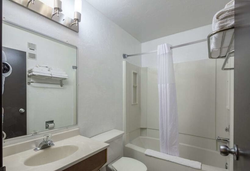 فندق Quality Inn