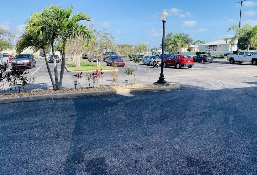 فندق Quality Inn Palm Bay  Melbourne I95