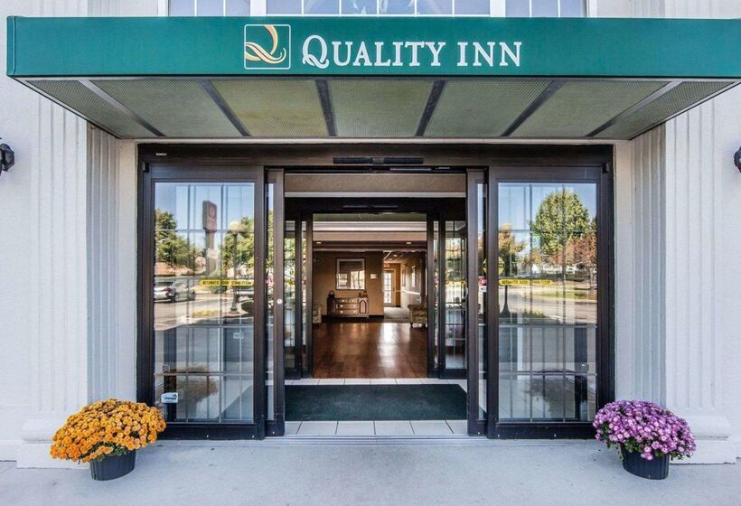 בית מלון כפרי Quality Inn