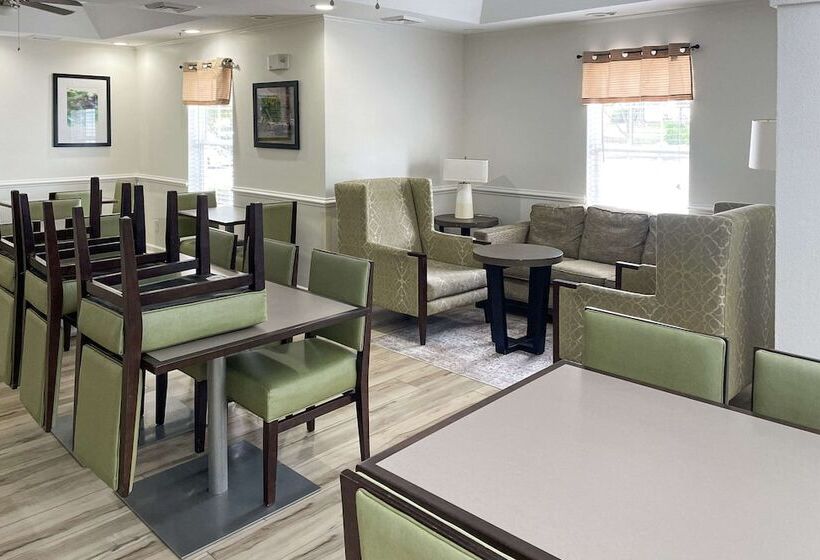 فندق Quality Inn