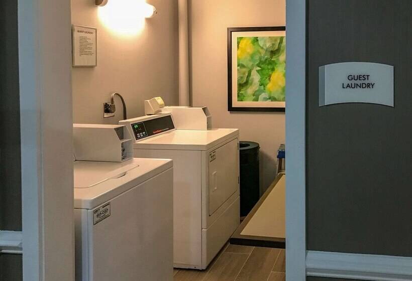 בית מלון כפרי Quality Inn