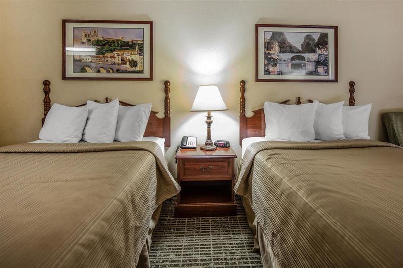 בית מלון כפרי Quality Inn