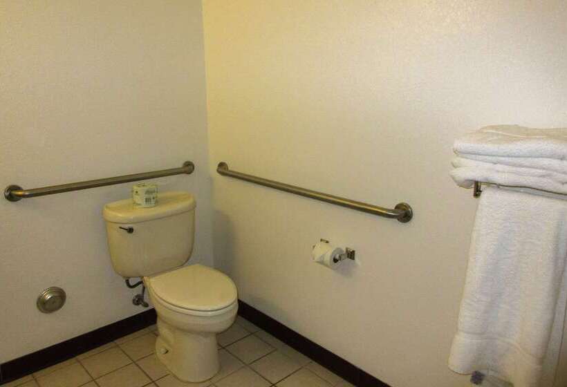 Отель Quality Inn