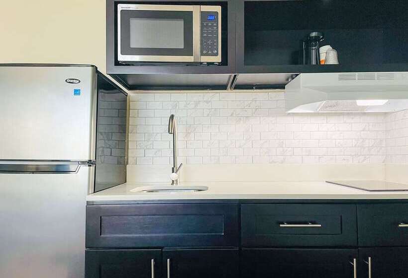 هتل Quality Inn & Suites Lake Charles South