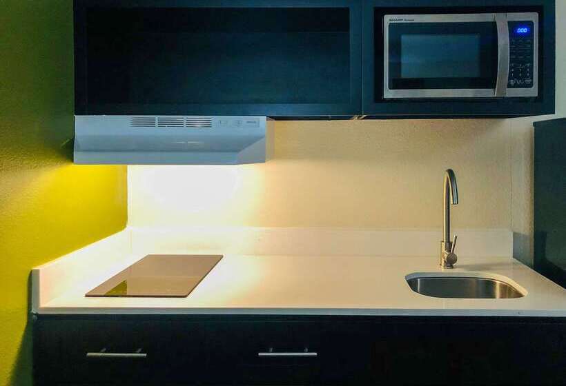 هتل Quality Inn & Suites Lake Charles South