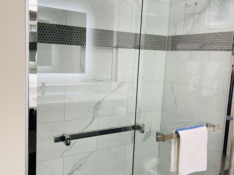 هتل Quality Inn & Suites Lake Charles South