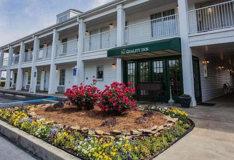 בית מלון כפרי Quality Inn Waynesboro