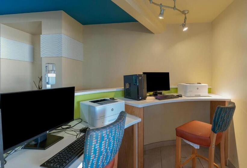 酒店 Sandcastle Resort