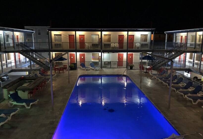 Sea And Breeze Hotel And Condo