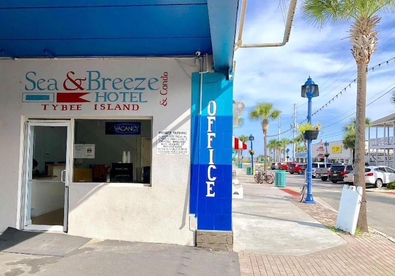 Sea And Breeze Hotel And Condo