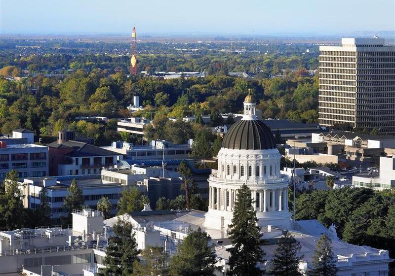 Отель Sheraton Grand Sacramento