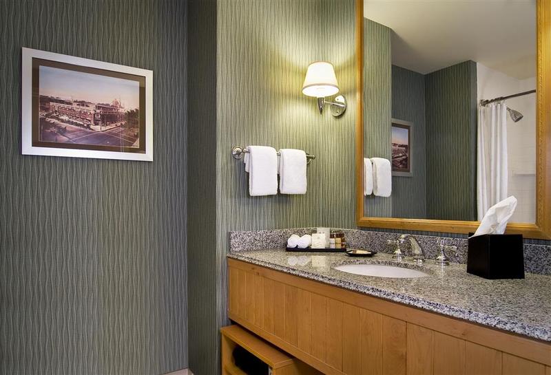 Отель Sheraton Grand Sacramento