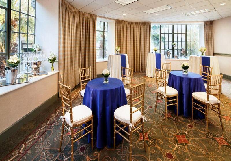 Отель Sheraton Grand Sacramento