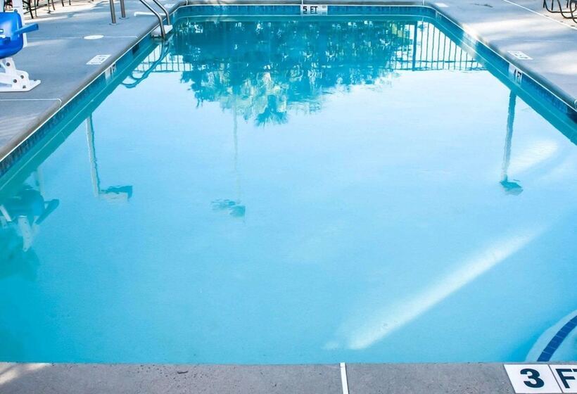 Garner Hotel Aiken South, An Ihg