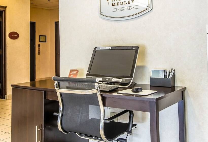 هتل Sleep Inn Airport