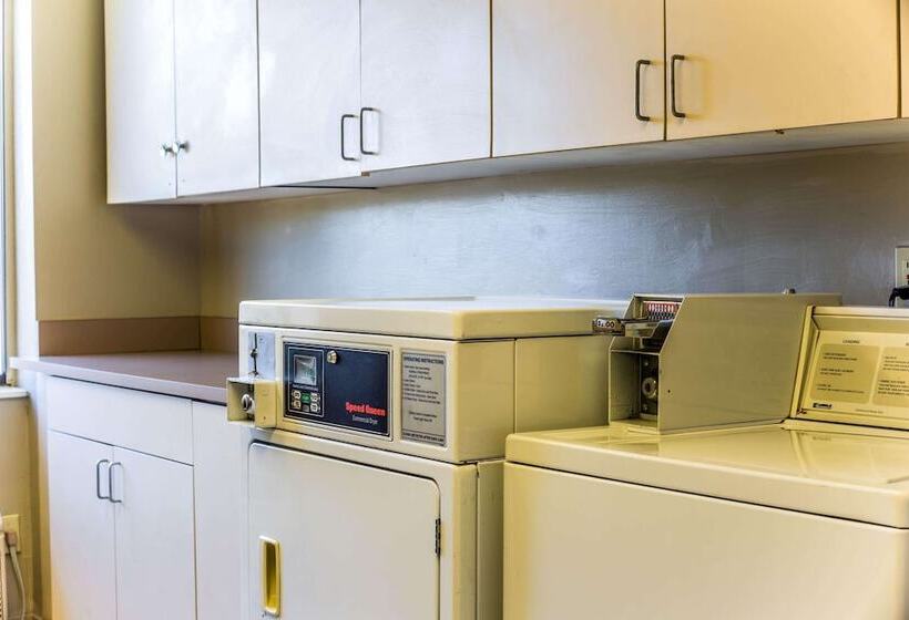 هتل Sleep Inn Airport