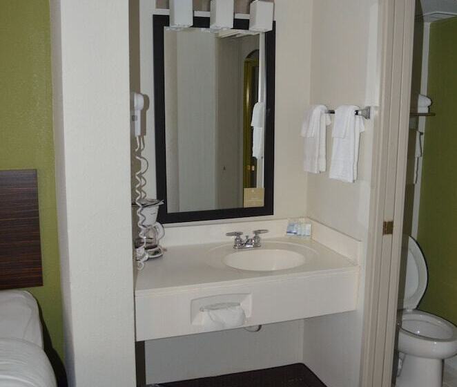 هتل Sleep Inn Airport