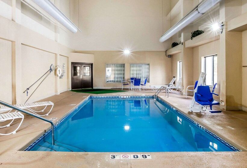 酒店 Clarion Pointe Albemarle