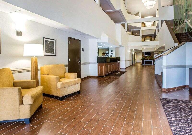 酒店 Clarion Pointe Albemarle