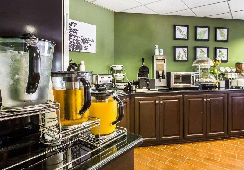 酒店 Clarion Pointe Albemarle