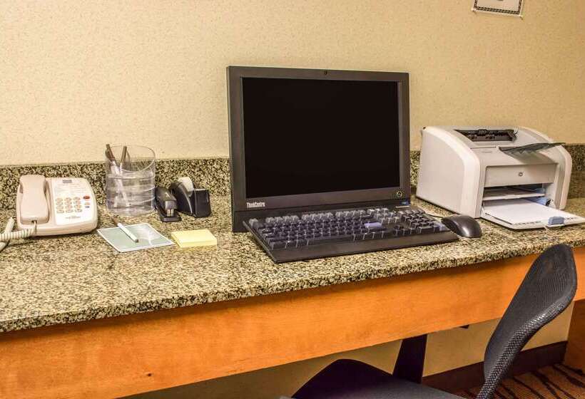 בית מלון כפרי Comfort Inn & Suites Ashland – Richmond North