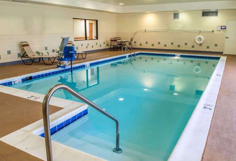 בית מלון כפרי Comfort Inn & Suites Ashland – Richmond North