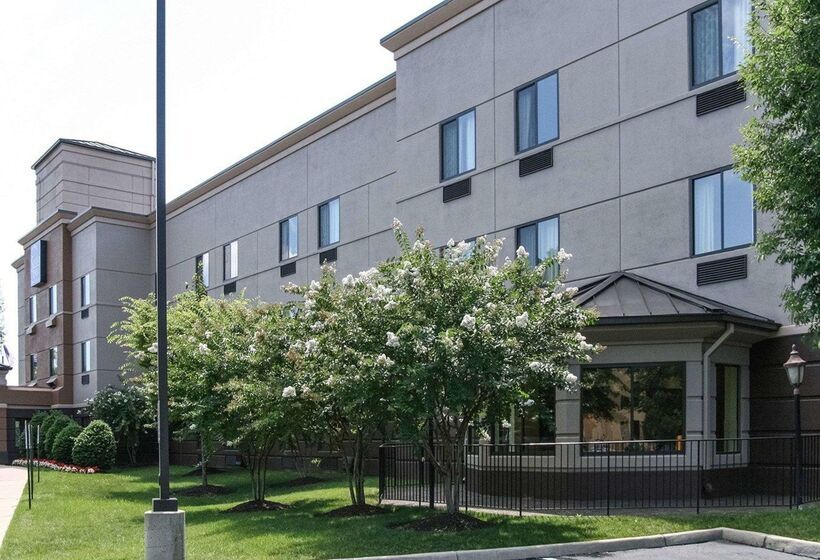 בית מלון כפרי Comfort Inn & Suites Ashland – Richmond North