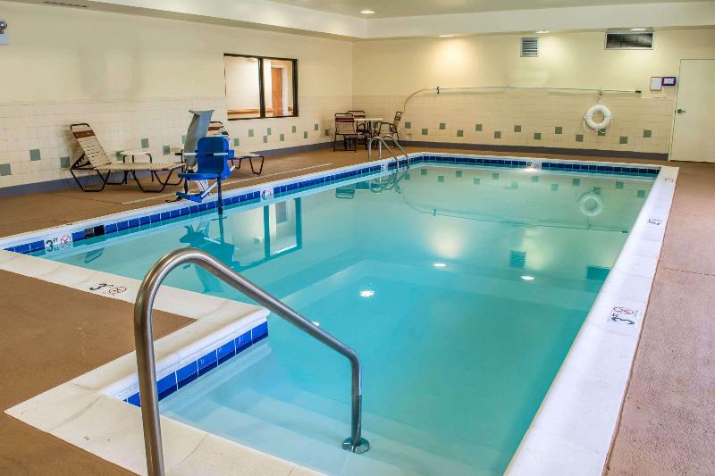 בית מלון כפרי Comfort Inn & Suites Ashland – Richmond North