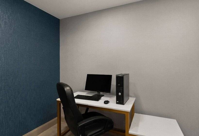 בית מלון כפרי Comfort Inn & Suites Ashland – Richmond North