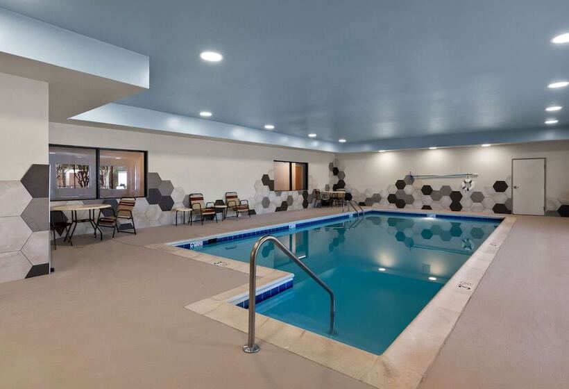 בית מלון כפרי Comfort Inn & Suites Ashland – Richmond North