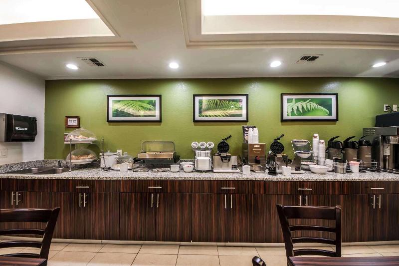 בית מלון כפרי Sleep Inn & Suites Tulsa Central I 44