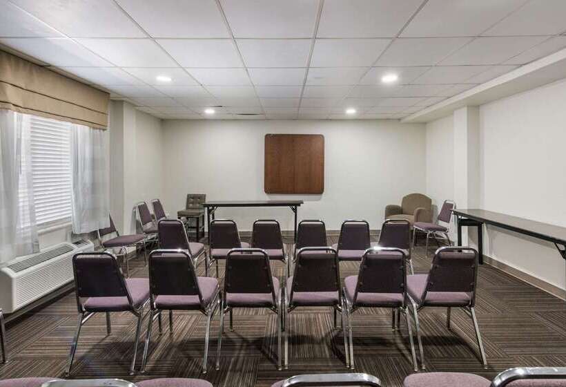 هتل Sleep Inn & Suites Chesapeake   Portsmouth