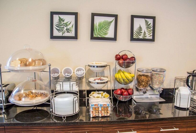 בית מלון כפרי Sleep Inn & Suites Davenport   Quad Cities