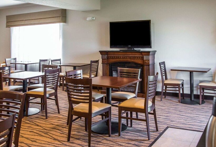 בית מלון כפרי Sleep Inn & Suites Davenport   Quad Cities