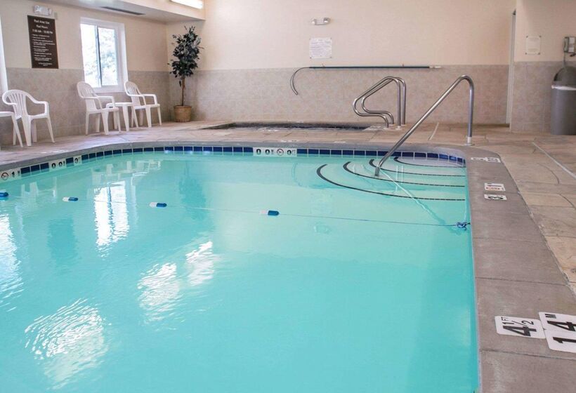 בית מלון כפרי Sleep Inn & Suites Davenport   Quad Cities