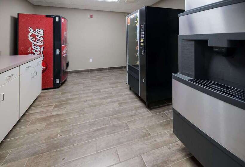 Отель Sleep Inn & Suites