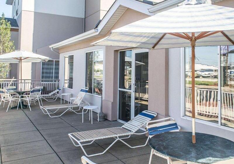 Отель Sleep Inn & Suites