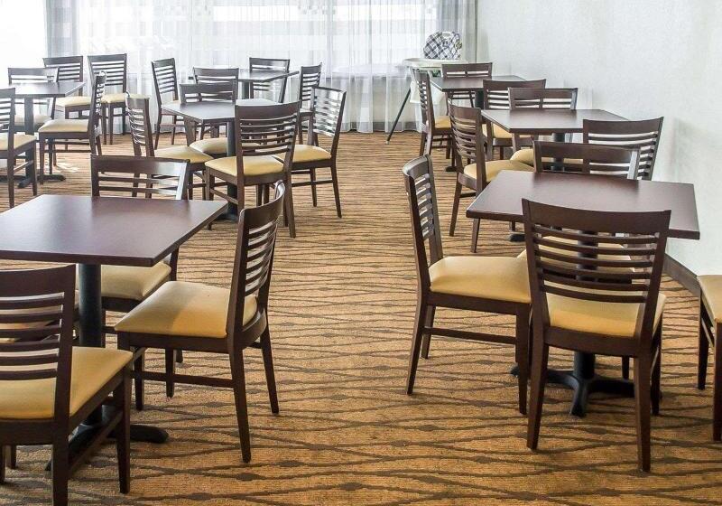 Отель Sleep Inn & Suites