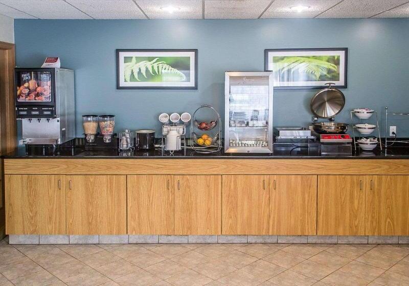 Отель Sleep Inn & Suites