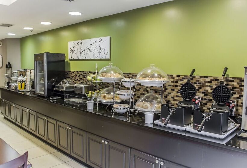 Отель Sleep Inn Charleston West Ashley